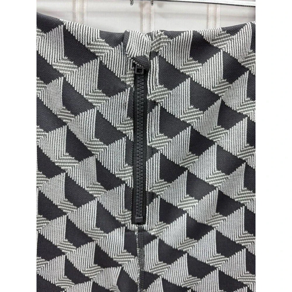 Free People Movement Abstract Print Short With Zipper Size Medium
